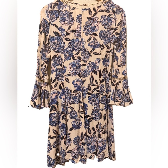 Shyanne Floral Bell Sleeve Dress — Boho Western V-Neck Mini / Tunic — Size Small - Picture 3 of 3